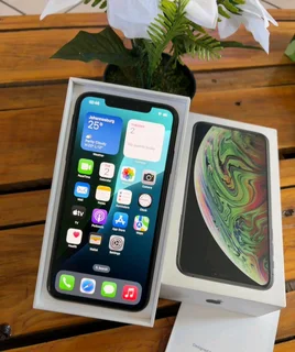 iPhone XS max 64gb still original apple Part never been repaired