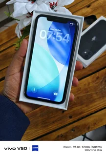 iPhone 11 64gb excellent condition