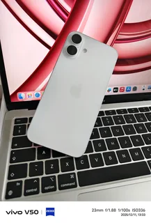 iPhone 16 plus very clean new