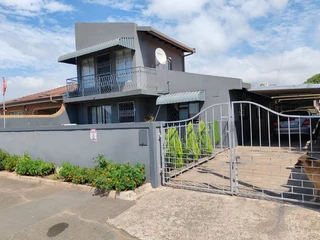 Secure 4-Bedroom And 2-Bathroom House In Sialkot Crescent, Merewent