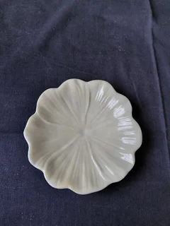Belleek Daisy Spill Vase and pin dish.This vase is handcrafted in Ireland from fine Parian china.