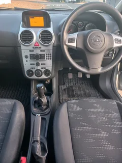 Low mileage 2014 Opel Corsa 1.4 Essentia