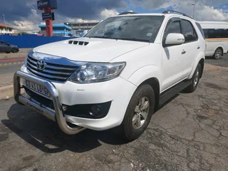 Toyota fortuner diesel auto 2011