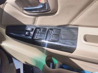 Toyota fortuner diesel auto 2011