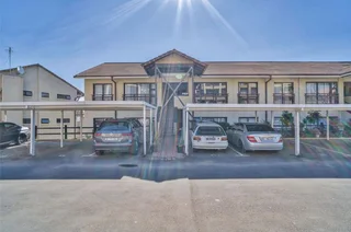 Charming 1.5-Bedroom Flat in Lakeridge – Convenient &amp; Comfortable Living