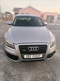 2010 Audi Q5 2.0T Quattro A/T