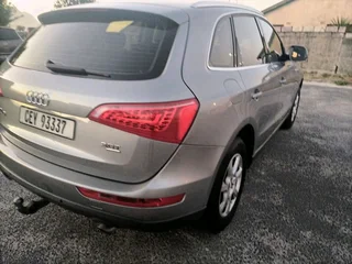 2010 Audi Q5 2.0T Quattro A/T