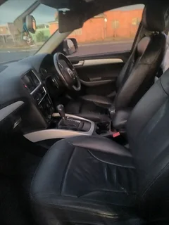 2010 Audi Q5 2.0T Quattro A/T