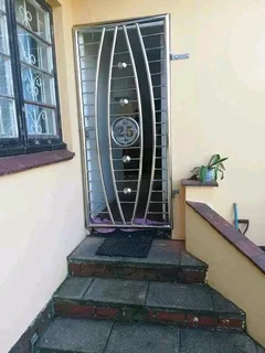 Gates and balustrades