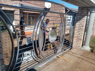 Gates and balustrades