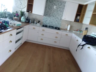 cabinet maker handmany carpenter available for u