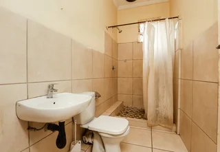 Single room for 1 female - glenwood