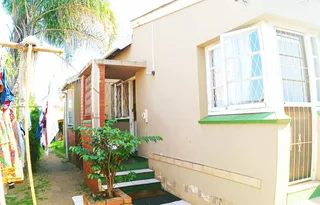 Single room for a female glenwood