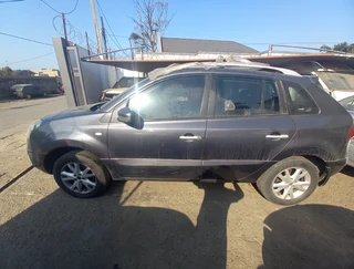 RENAULT KOLEOS STRIPPING FOR SPARES