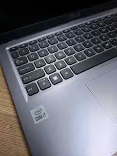 Asus VivoBook Core i7 10th Gen  / 512GB SSD 8GB RAM