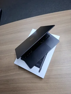 MacBook Pro M3 PRO 14-inch  / 512GB SSD 18GB RAM