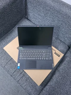 Lenovo V15 G3 Core i5 12th Gen  / 512GB SSD 8GB RAM