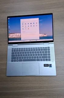 HP Envy 15 x360  / Core i7 13th Gen / 512GB SSD 16GB RAM  / 2-in-1 Convertible &amp; Touchscreen