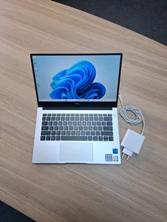 Huawei MateBook D14 Core i5 11th Gen  / 512GB SSD 8GB RAM