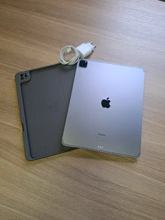iPad Pro 12.9-inch 6th Gen  / M2 Chip 128GB Wifi  & Cellular