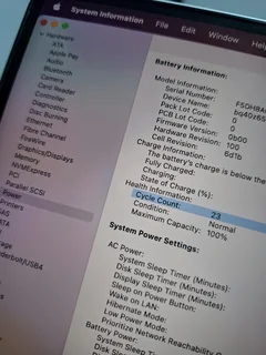 MacBook Pro M3 PRO  Chip / 512GB SSD 18GB RAM