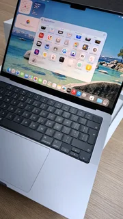 MacBook Pro M3 Chip / 512GB SSD 8GB RAM