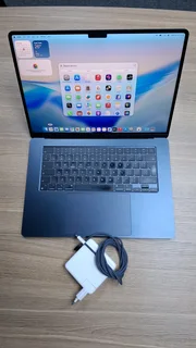 MacBook Air M2 15-inch / 256GB 8GB RAM