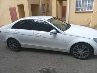 MERCEDES-BENZ CGI 2011 FAMILY CAR AUTO ENGINE AND GEARBOX 100% SUPER CLEAN