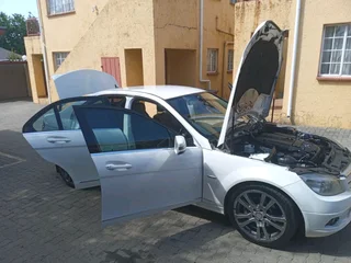 MERCEDES-BENZ CGI 2011 FAMILY CAR AUTO ENGINE AND GEARBOX 100% SUPER CLEAN