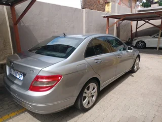 MERCEDES-BENZ CGI 2011 FAMILY CAR AUTO