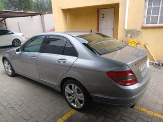 MERCEDES-BENZ CGI 2011 FAMILY CAR AUTO