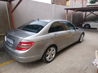 MERCEDES-BENZ CGI 2011 FAMILY CAR AUTO