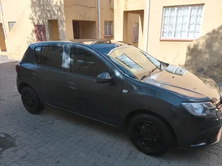 Renault sandero 2019 family car engine and gearbox 100% SUPER CLEAN