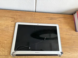 MacBook Air 13&#34; Screen Assembly (A1466, 2013–2017) | Grade A