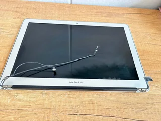 MacBook Air 13&#34; Screen Assembly (A1466, 2013–2017) | Grade A