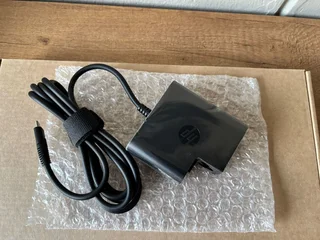  Genuine HP USB-C 65W Travel Power Adapter (Black)