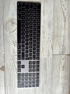 Genuine Apple Magic Keyboard with Numeric Keypad (A1843) – Space Gray/Black ⌨️