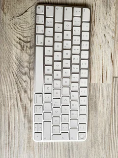 Apple Magic Keyboard Touch ID Wireless Bluetooth Keyboard Mac A2449 Lightning