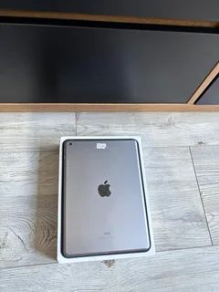  Apple iPad (5th Gen) – 9.7&#34;, 32GB, Wi-Fi | Space Grey