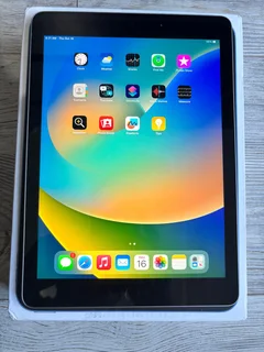  Apple iPad (5th Gen) – 9.7&#34;, 32GB, Wi-Fi | Space Grey