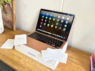 2020 Apple MacBook Air 13&#34; – Retina Display | Touch ID M1 chip 8GB 256GB SSD