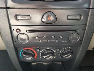 Renault Clio 1.4 Expression Automatic R60 000 Negotiable