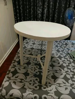 Beside tables R550 for both.