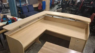 Reception CounterDimensions 1800*2000