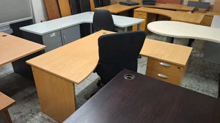 GENTLY USED CORPORATE OFFICE FURNITURE