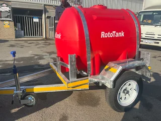 600 LITRE PLASTIC DIESEL BOWSER - GALVANISED CHASSIS