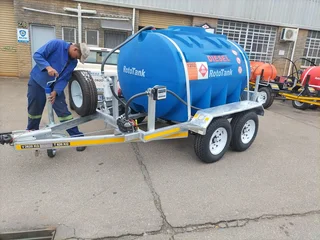 3000 LITRE PLASTIC DIESEL BOWSER - GALVANISED CHASSIS