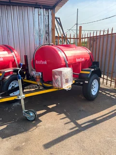 750-1000 LITRE DIESEL BOWSER PLASTIC - GALAVANISED CHASSIS