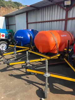 750-1000 LITRE DIESEL BOWSER PLASTIC - GALAVANISED CHASSIS