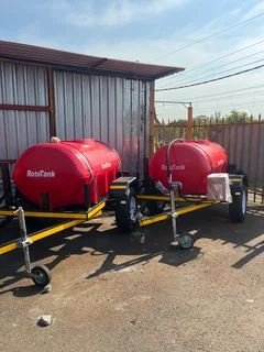 750-1000 LITRE DIESEL BOWSER PLASTIC - GALAVANISED CHASSIS